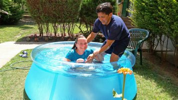 Gian Monzon Baptizes Frieda in Debrecen